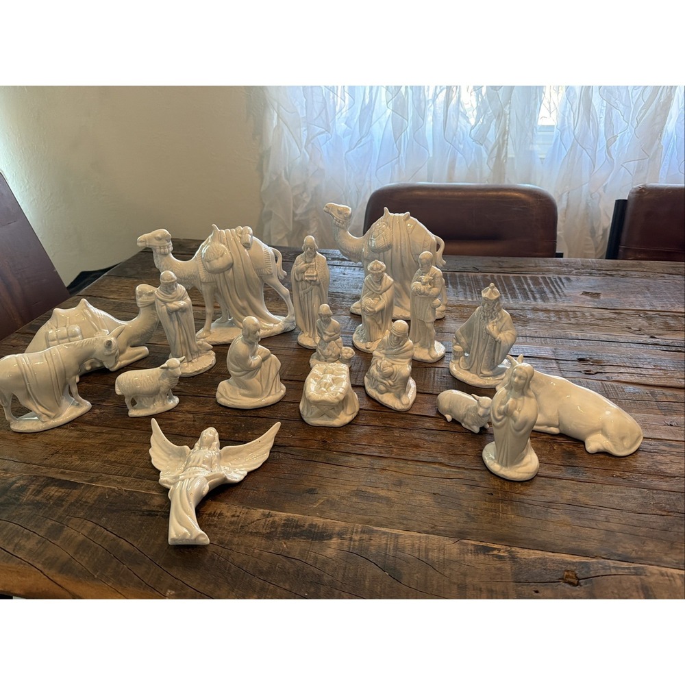 Vintage 1980s Porcelain Nativity Scene Set 16 Piece Iridescent White Decor!